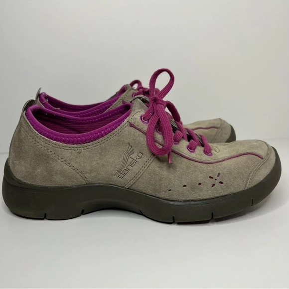 Dansko Women’s Taupe and Pink Elise Walking Shoe Size 6.5-7 US or 37 EU - Picture 1 of 8